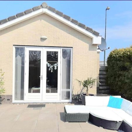 Huisje Finn, Met Grote Tuin En Veel Privacy Dirkshorn Bagian luar foto