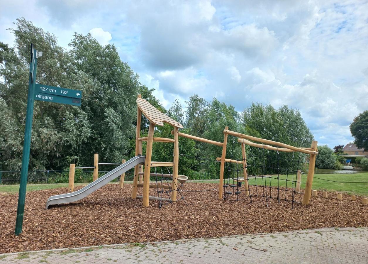 Huisje Finn, Met Grote Tuin En Veel Privacy Dirkshorn Bagian luar foto