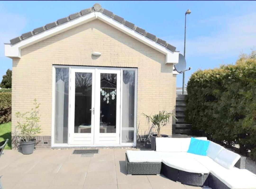 Huisje Finn, Met Grote Tuin En Veel Privacy Dirkshorn Bagian luar foto