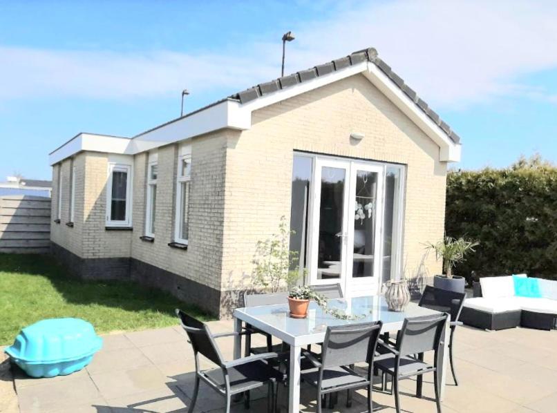 Huisje Finn, Met Grote Tuin En Veel Privacy Dirkshorn Bagian luar foto